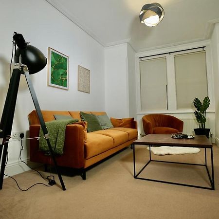Spacious Two-Bedrooms House, Private Parking, Contractors, Relocators Oxford Kültér fotó