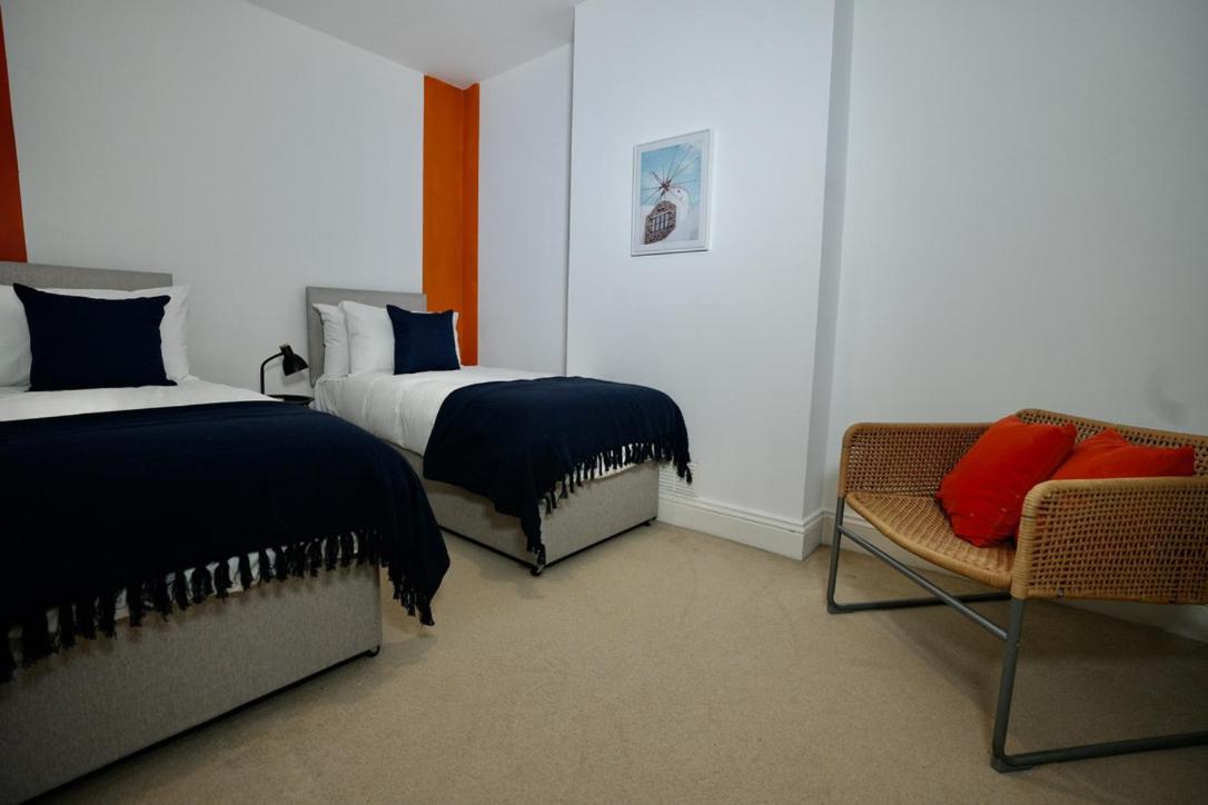 Spacious Two-Bedrooms House, Private Parking, Contractors, Relocators Oxford Kültér fotó