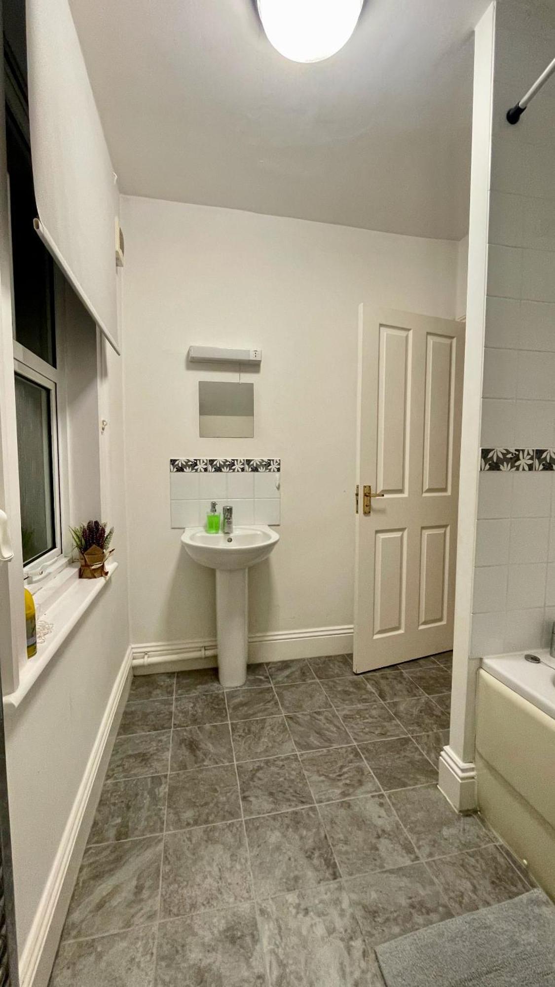 Spacious Two-Bedrooms House, Private Parking, Contractors, Relocators Oxford Kültér fotó