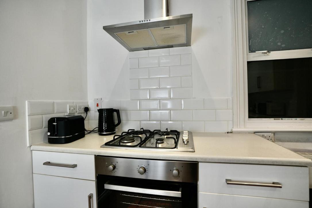 Spacious Two-Bedrooms House, Private Parking, Contractors, Relocators Oxford Kültér fotó